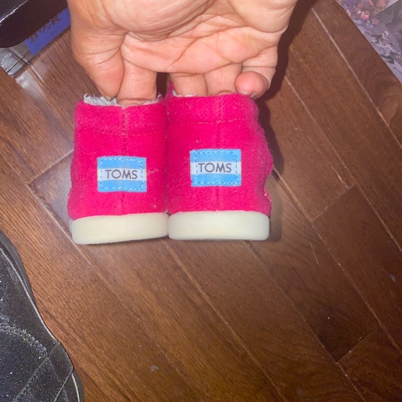 Excellent Condition TOMS Booties Sz 6C - Picture 4 of 5